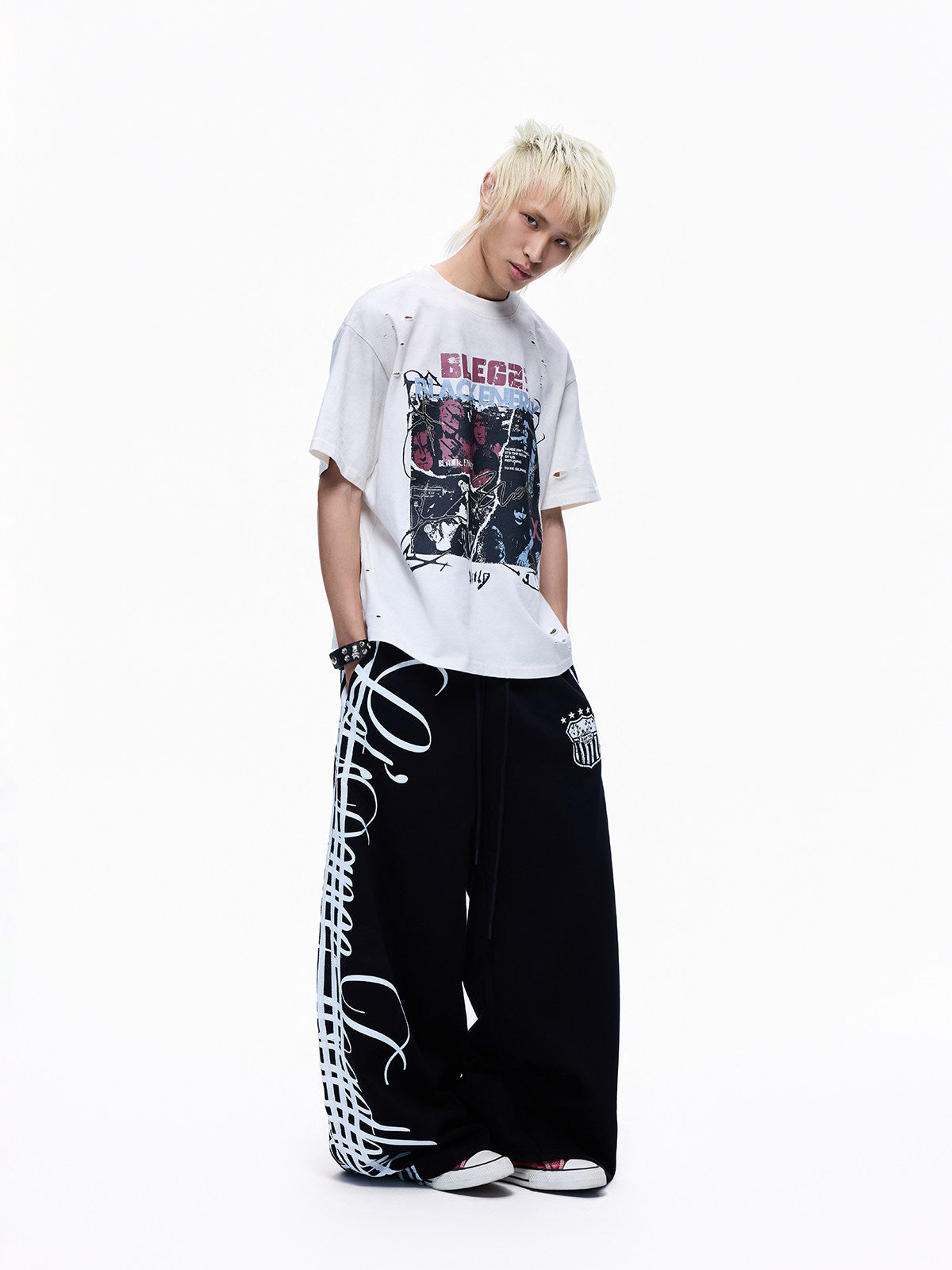 Ripped Wash Band Print Oversize Short Sleeve T-Shirt WN27360