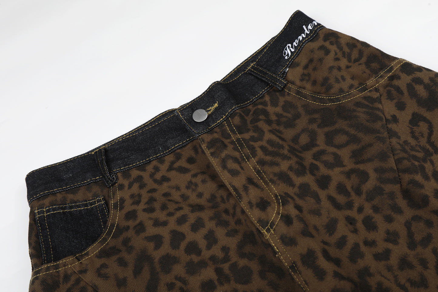Leopard Print Curved Wide Leg Denim Jeans WN25679