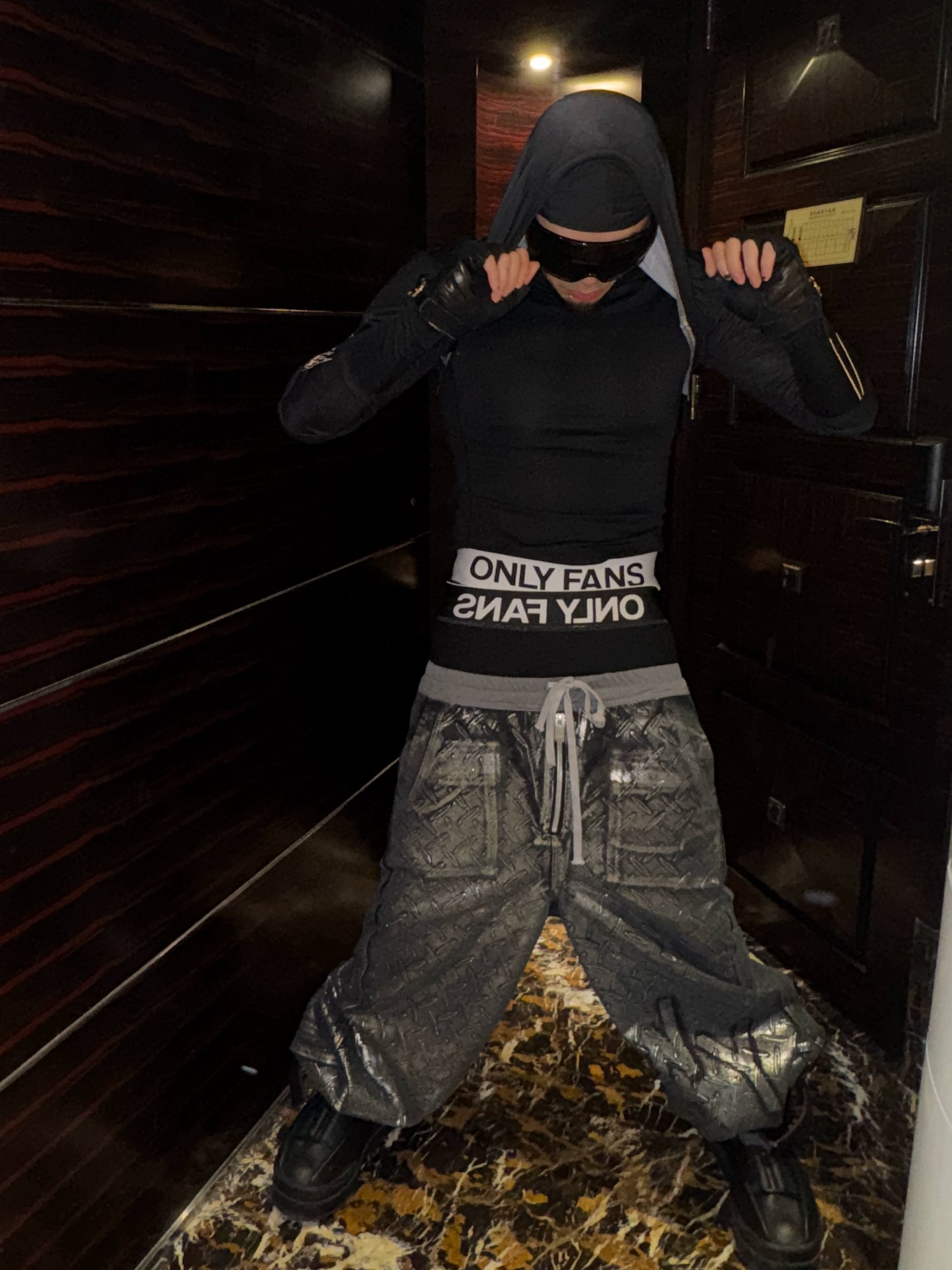 Embossed Silver Coating Design Cargo Pants WN18088