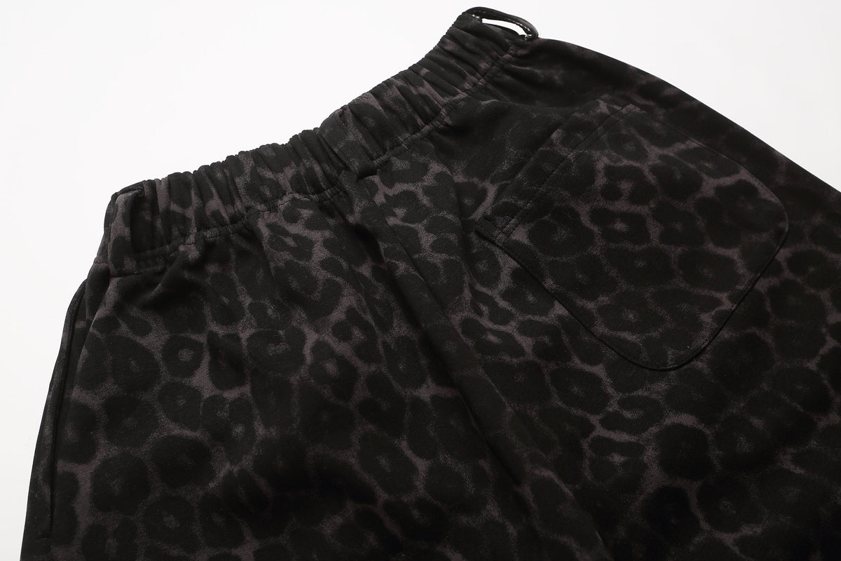 Leopard Graphic Letter Wide Leg Half Pants WN28106