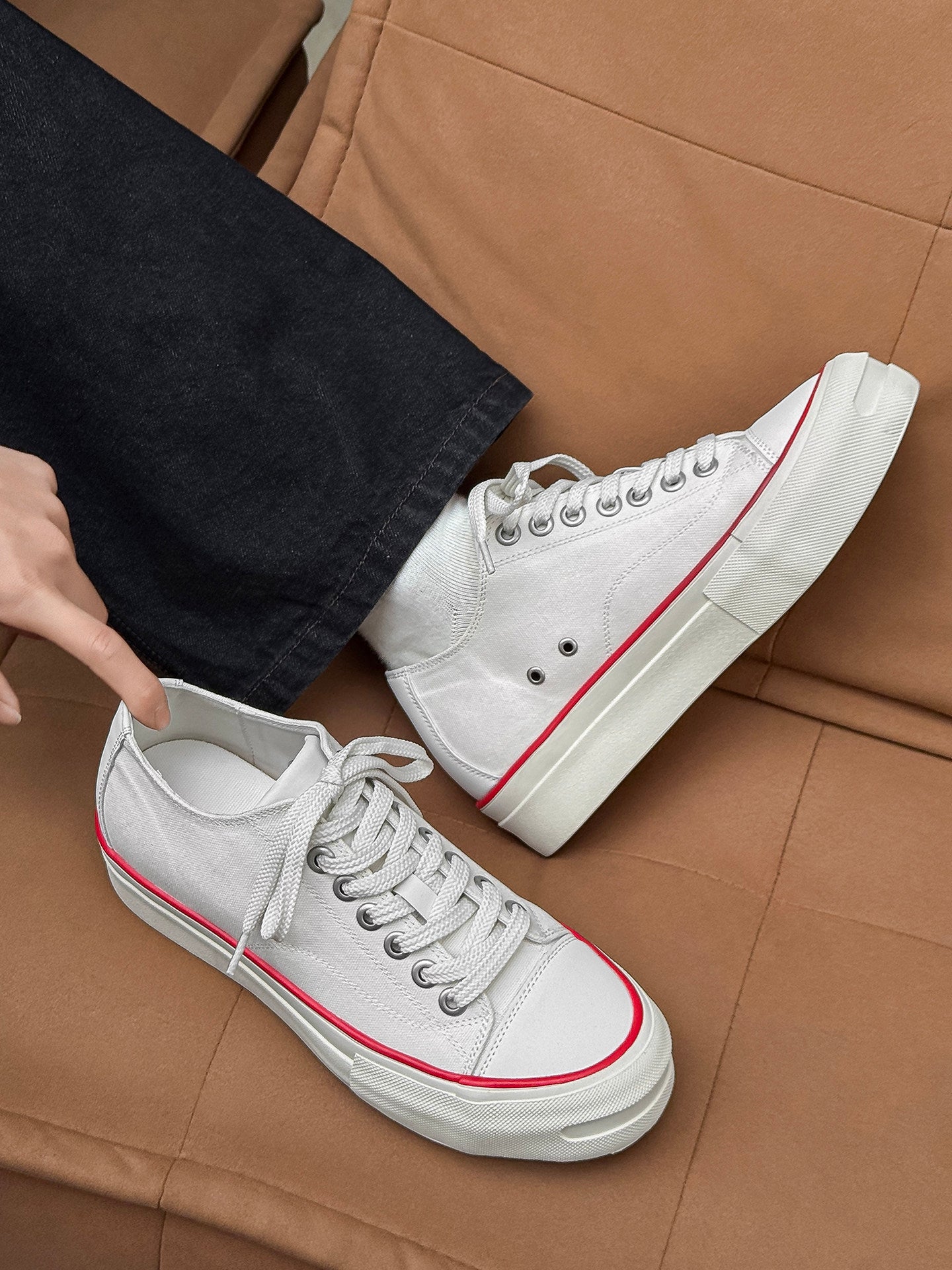 Lace Up Canvas Thick Sole Sneakers WN24501