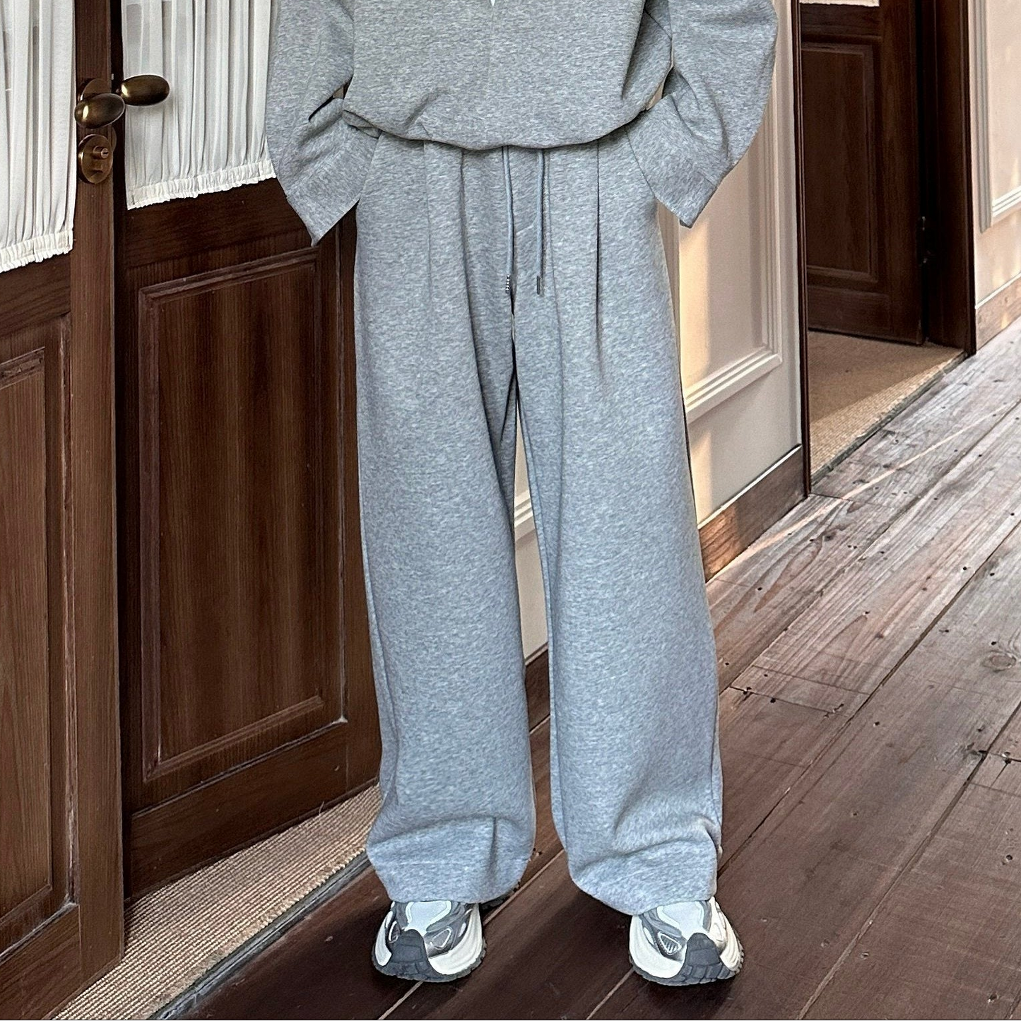 Half-Zip Sweatshirt & Wide Leg Sweatpants Setup WN25311
