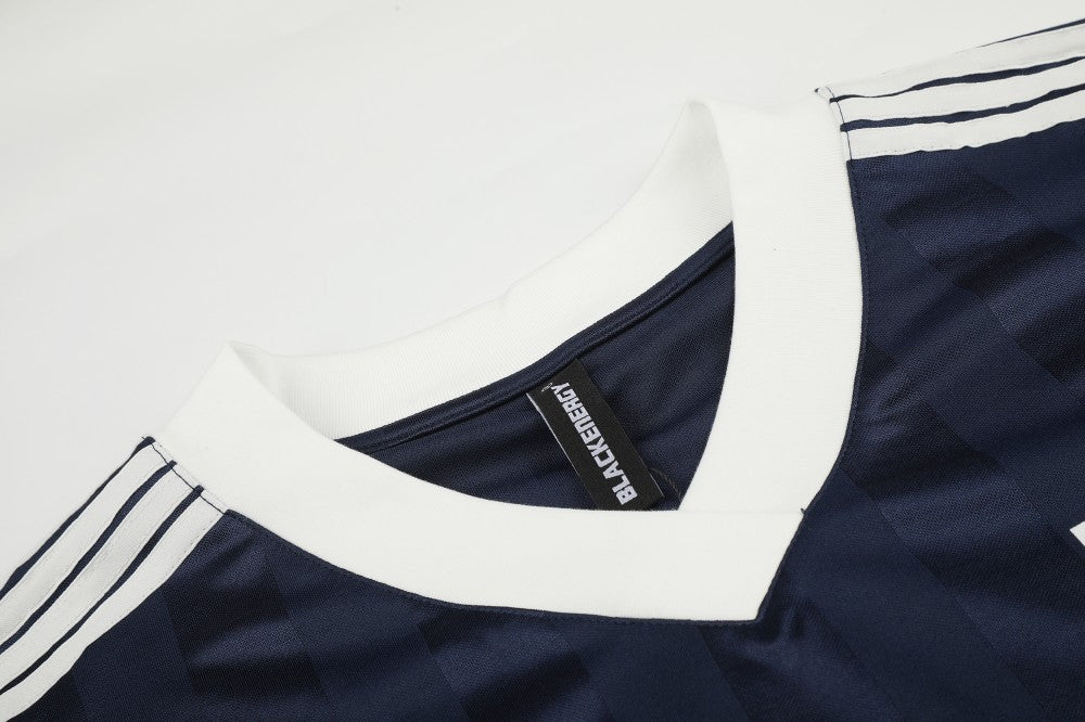V-Neck Stripe Print Oversize Long Sleeve T-Shirt WN27944