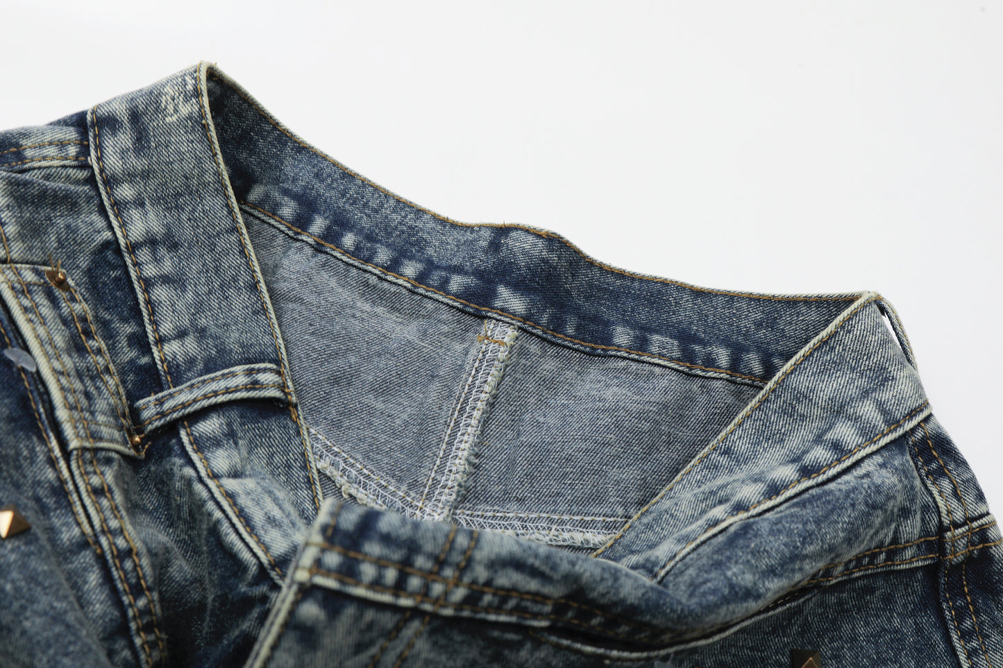 Washed Studs Panel Cropped Denim Half Jeans WN25766