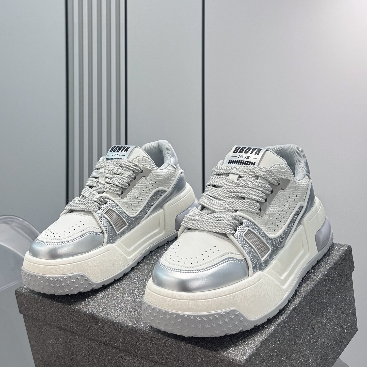 Thick-Sole Height-Increasing Skate Sneakers WN24742