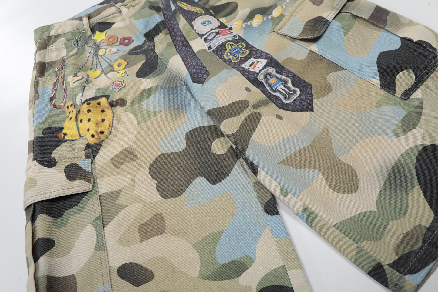 Camouflage Chain Charm Cropped Half Pants WN25539