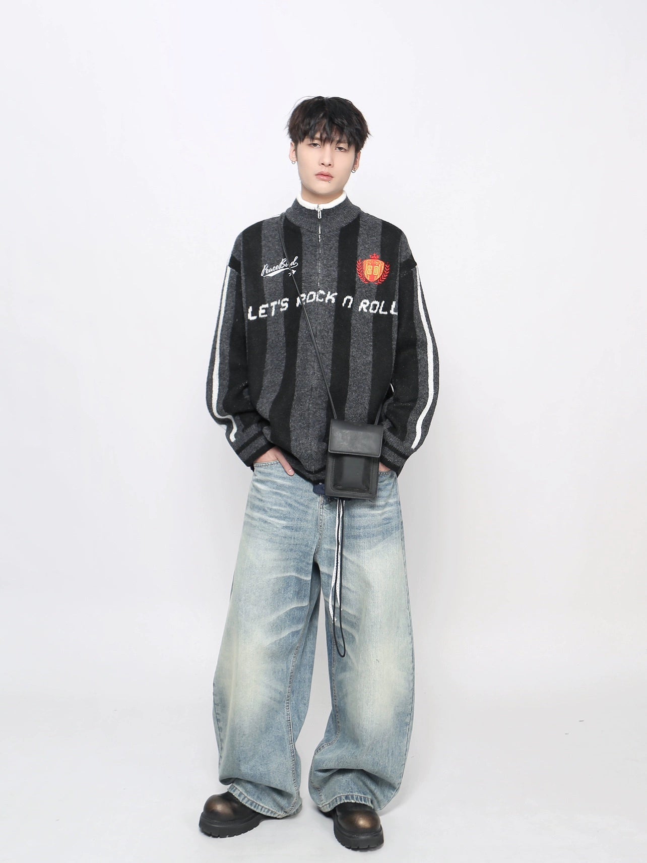 Badge Embroidery Zipper Knit Cardigan WN21050