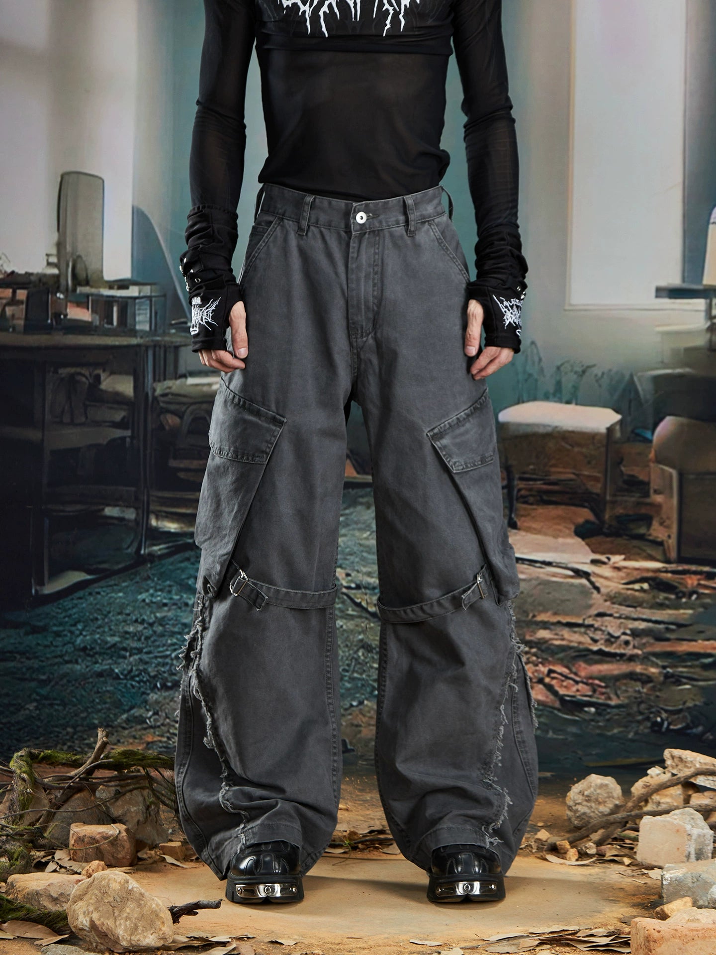 Large Pocket Washed Fringe Straight Cargo Denim Jeans WN20585