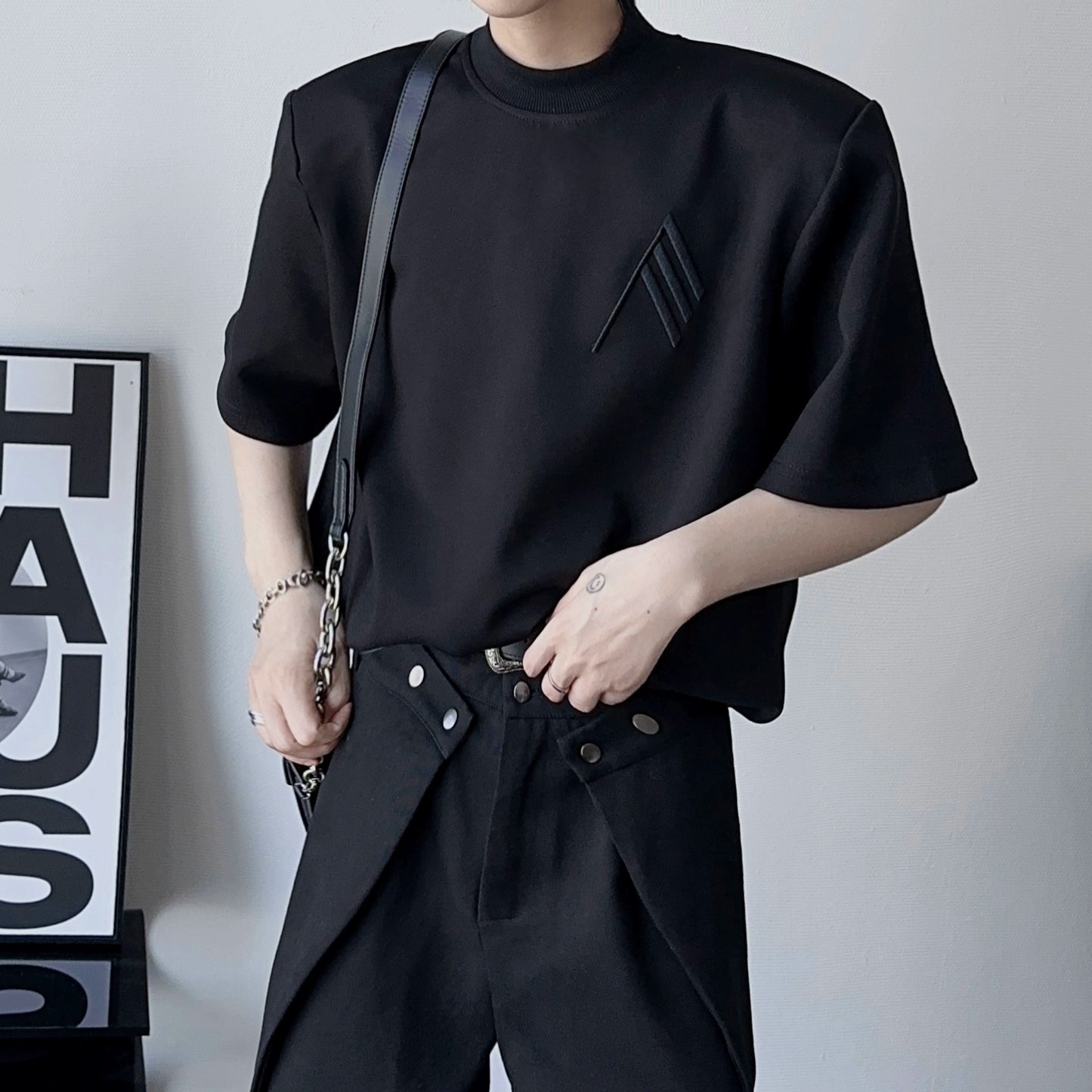 Oversized Shoulder Pad Short Sleeve T-Shirt WN19339