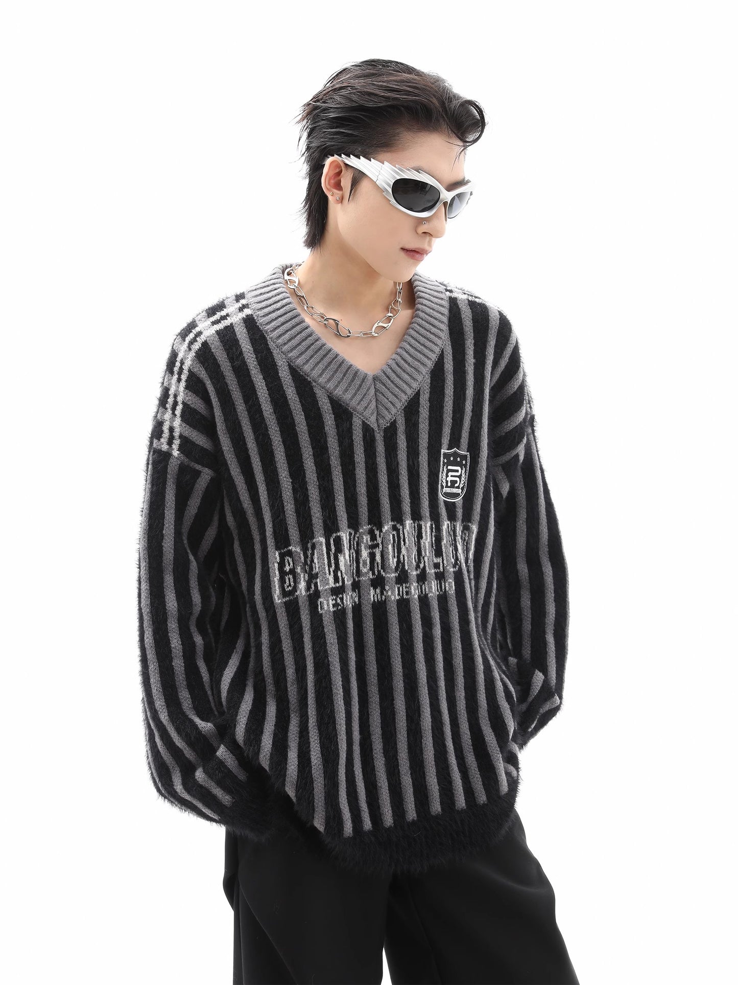 Thick Vertical Stripe V-Neck Oversize Knit Sweater WN10427