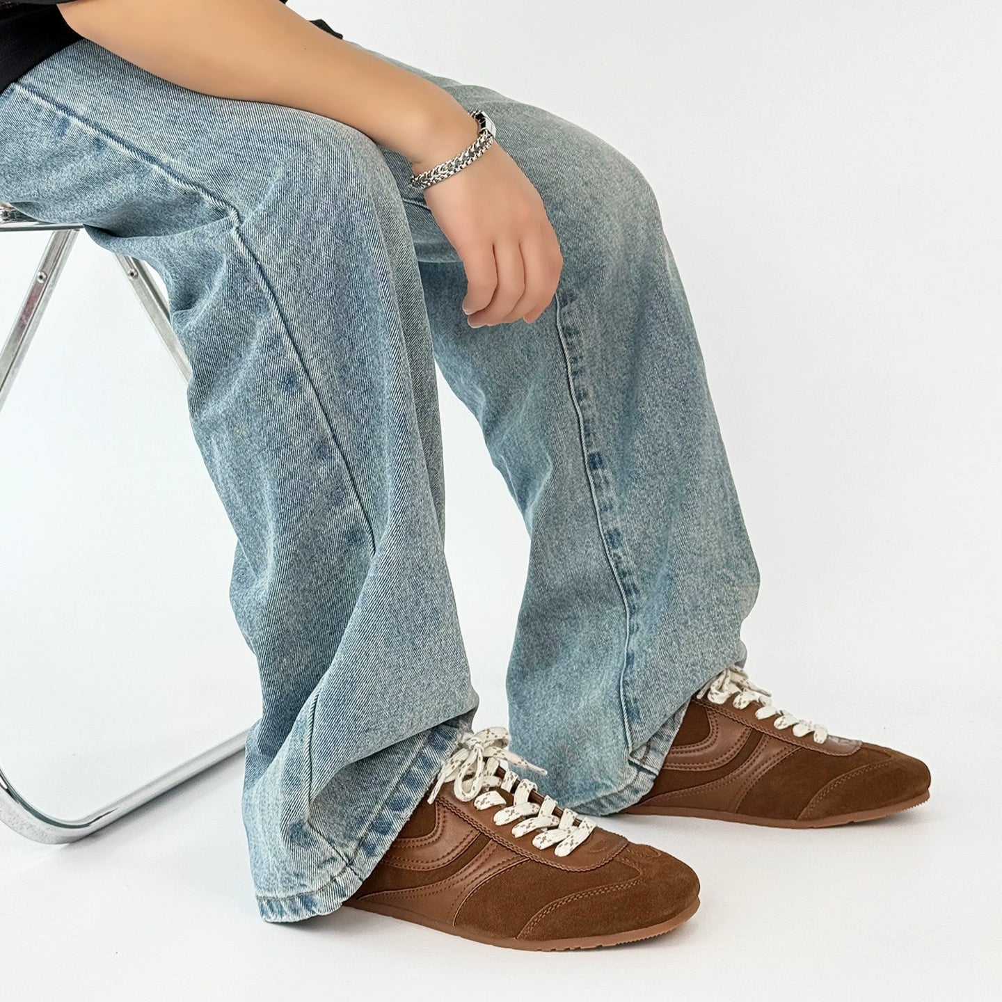 Flat Bottom Design Sneakers WN19140