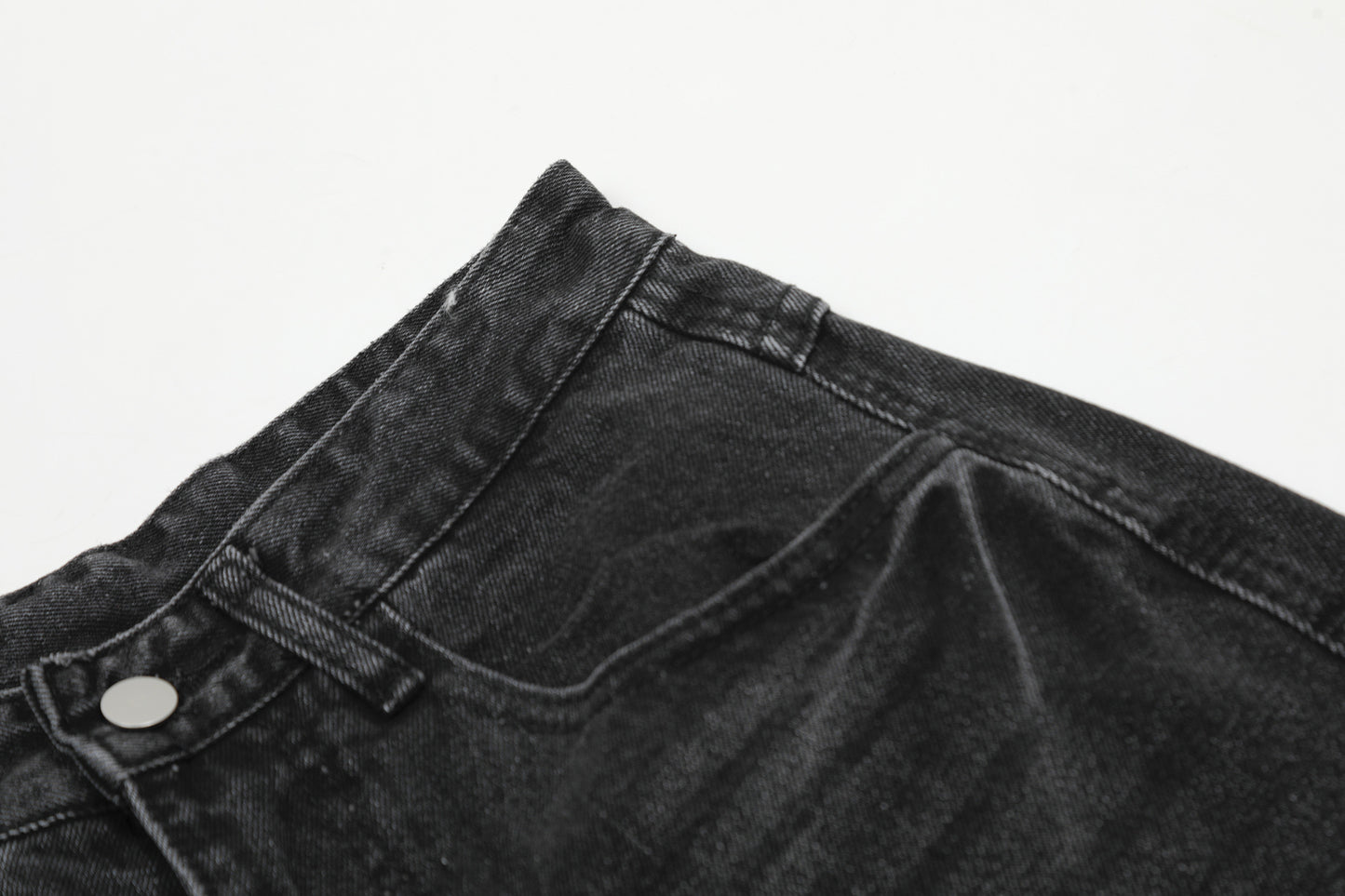 Washed Pleats Curved Denim Jeans WN25487