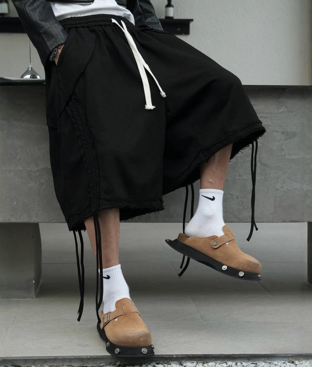 Heavyweight Washed Frayed Strap Wide Leg Half Pants WN27876