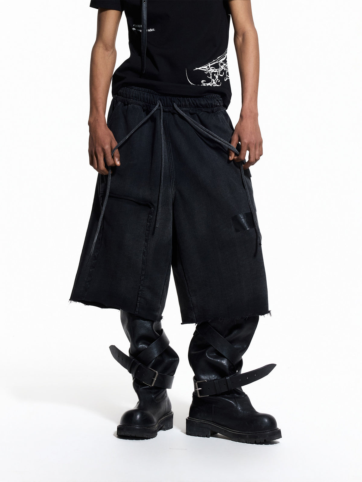 Cross Print Washed Raw-Edge Half Pants WN27433