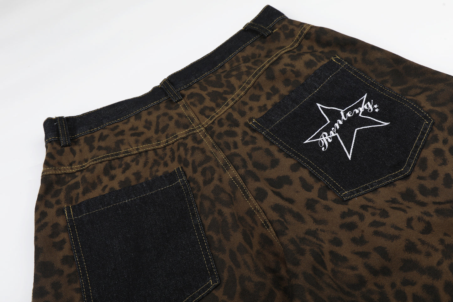 Leopard Print Curved Wide Leg Denim Jeans WN25679