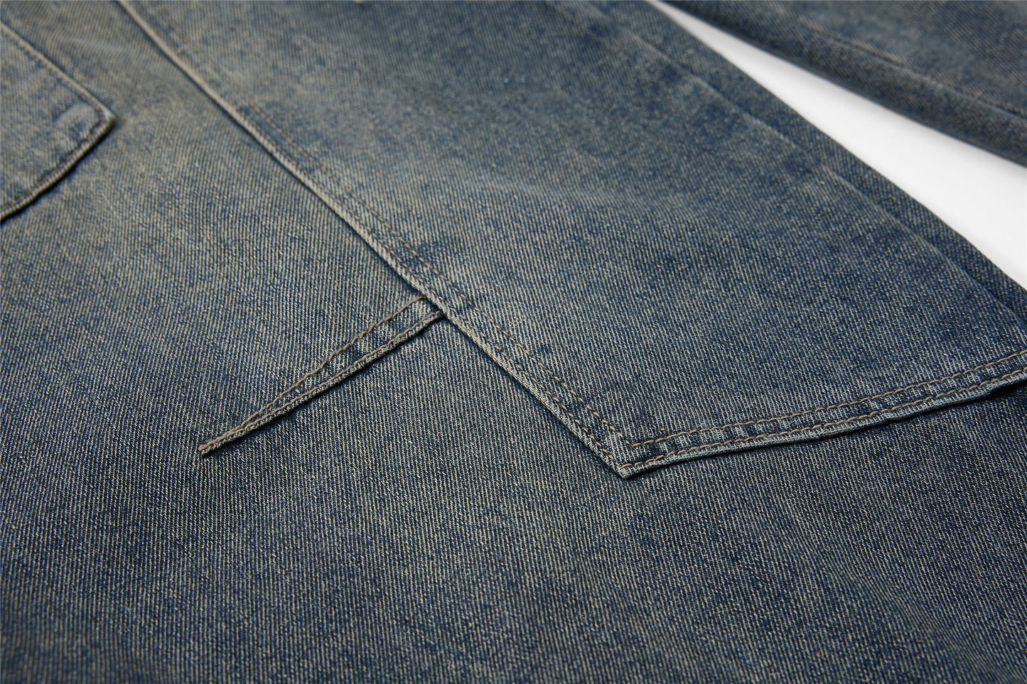 Washed Damage Multi-Pocket Curved Leg Denim Jeans WN26807