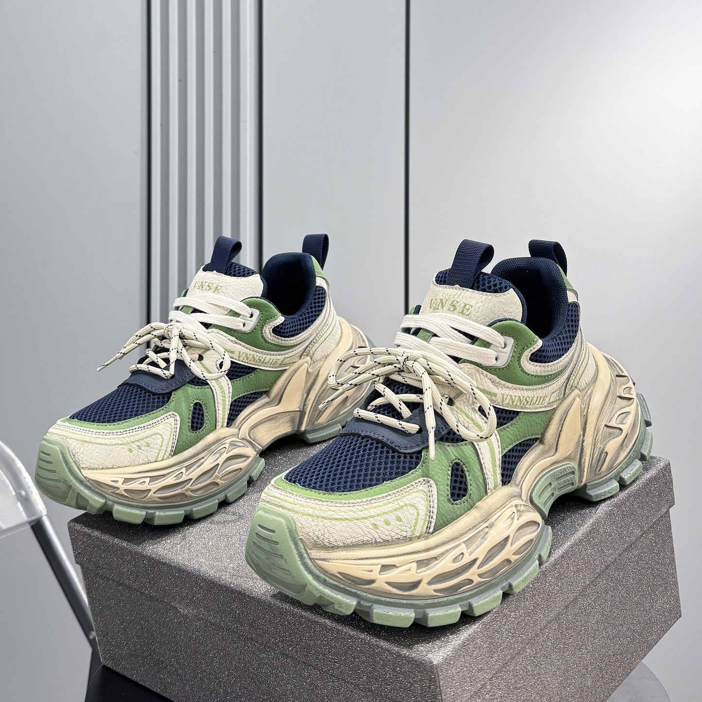 Chunky Platform Breathable Sneakers WN24780