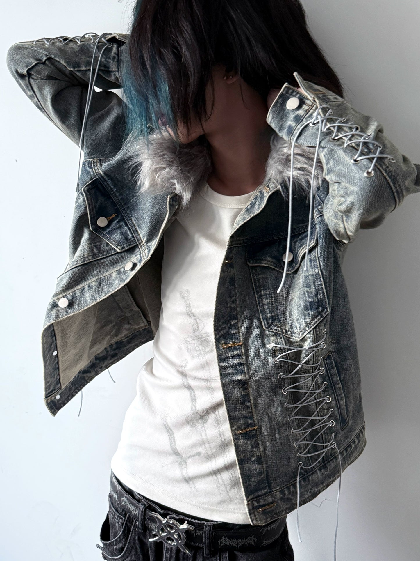 Fake Fur Collar Washed Denim Jacket WN20907