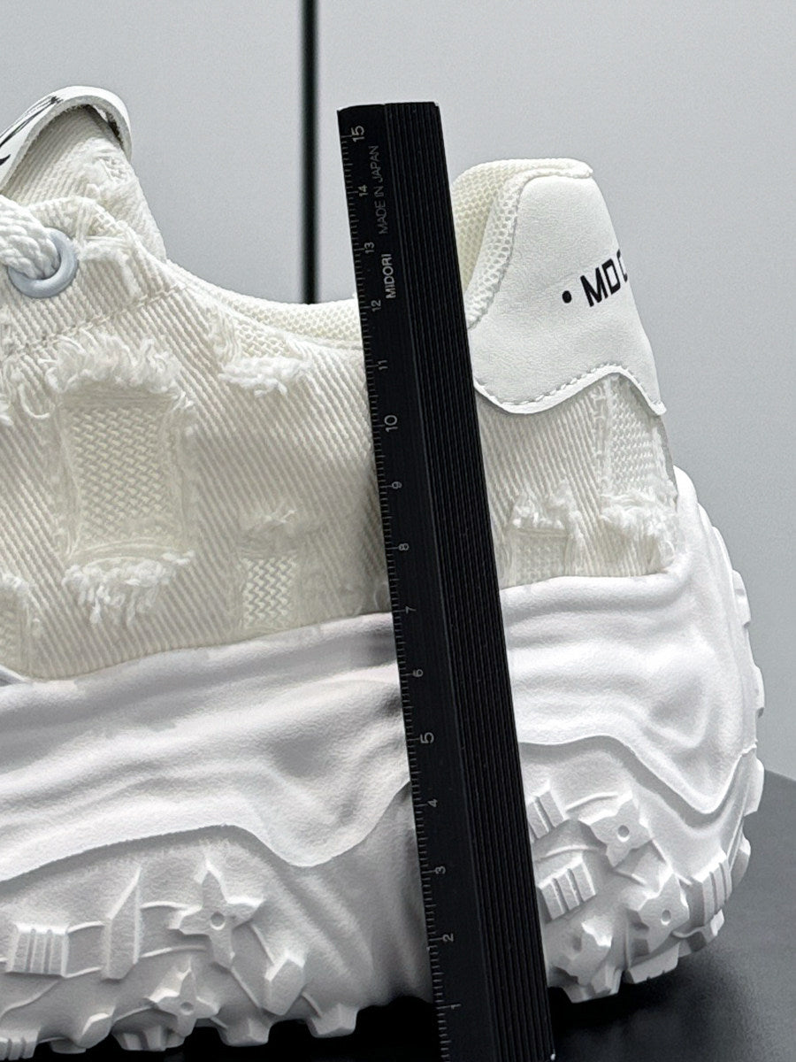 Chunky Platform Canvas Lace-Up Sneakers WN24836
