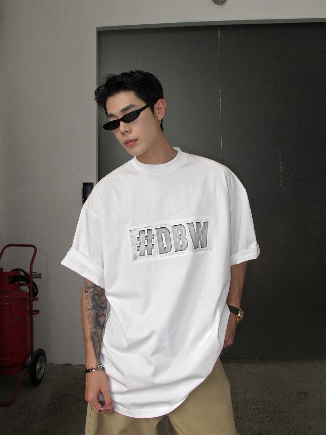 Graphic Letter Emboss Print Short Sleeve T-Shirt WN20868