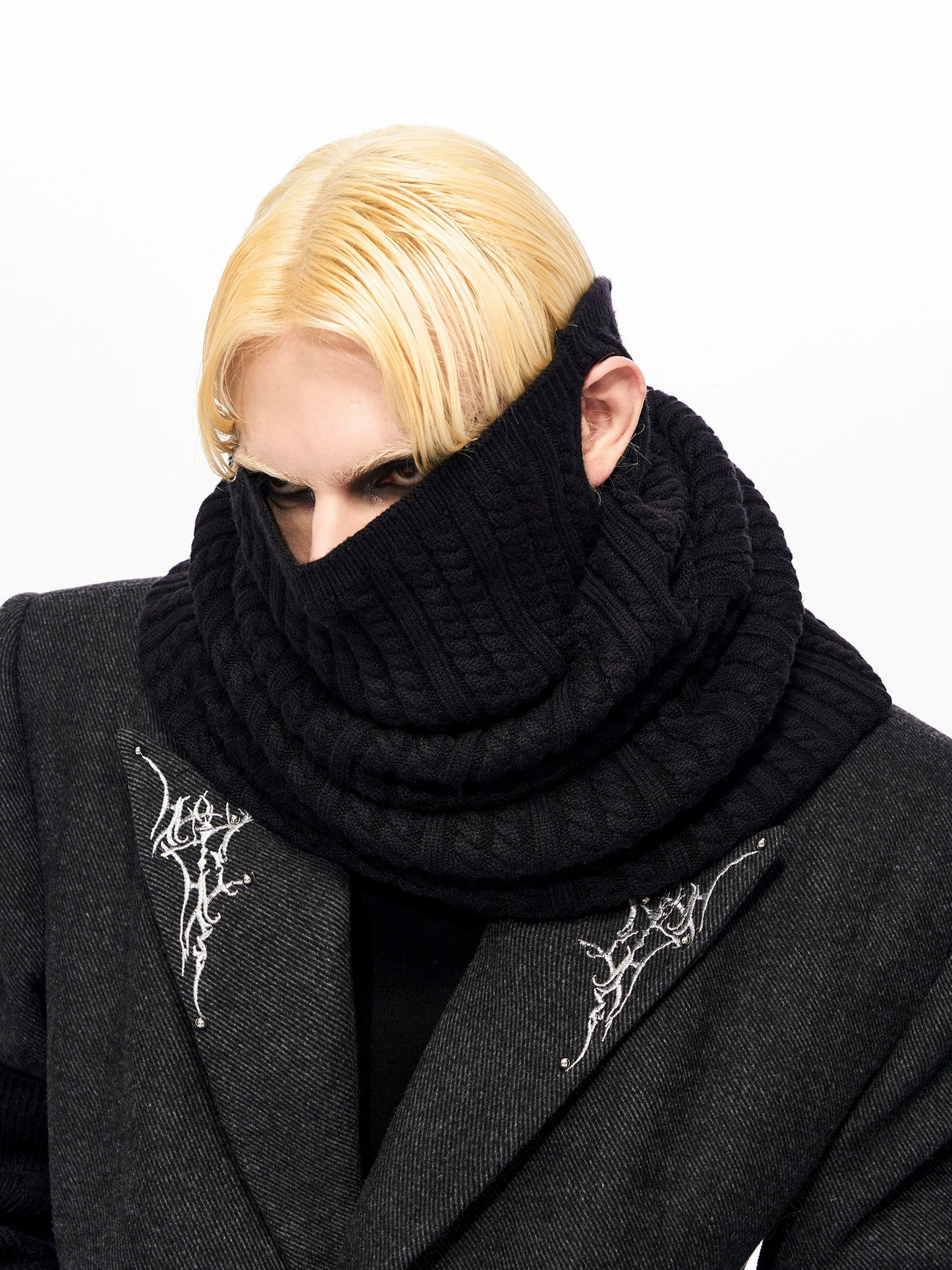 High-Neck Striped Knit Scarf WN22157