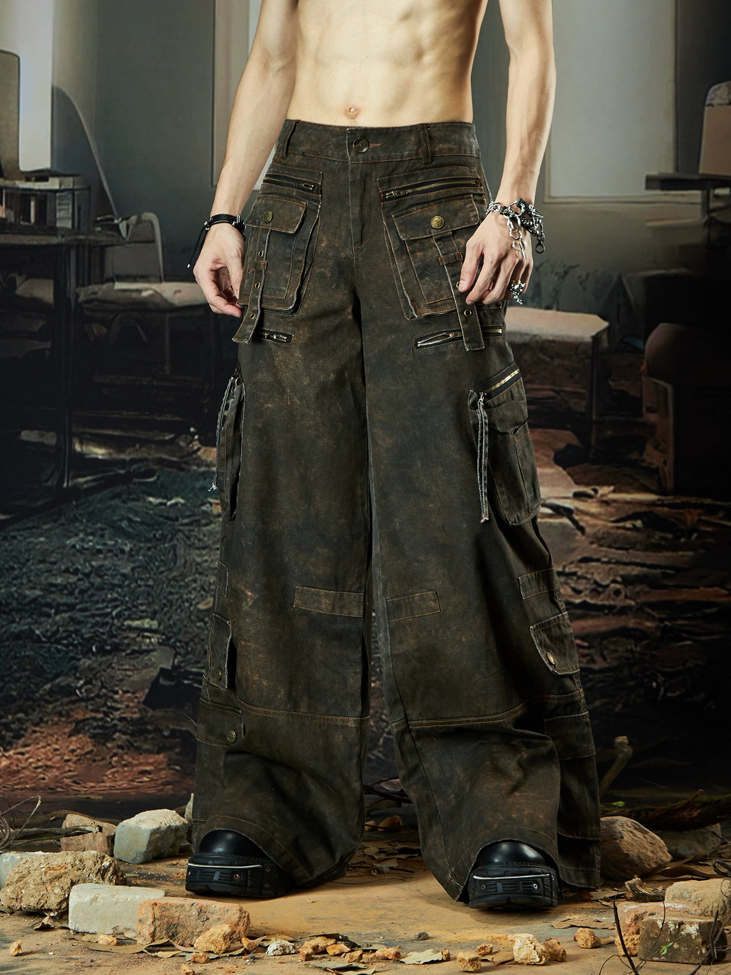 Multi-Pocket Strap Zipper Patchwork Layered Wide Leg Cargo Pants WN18518