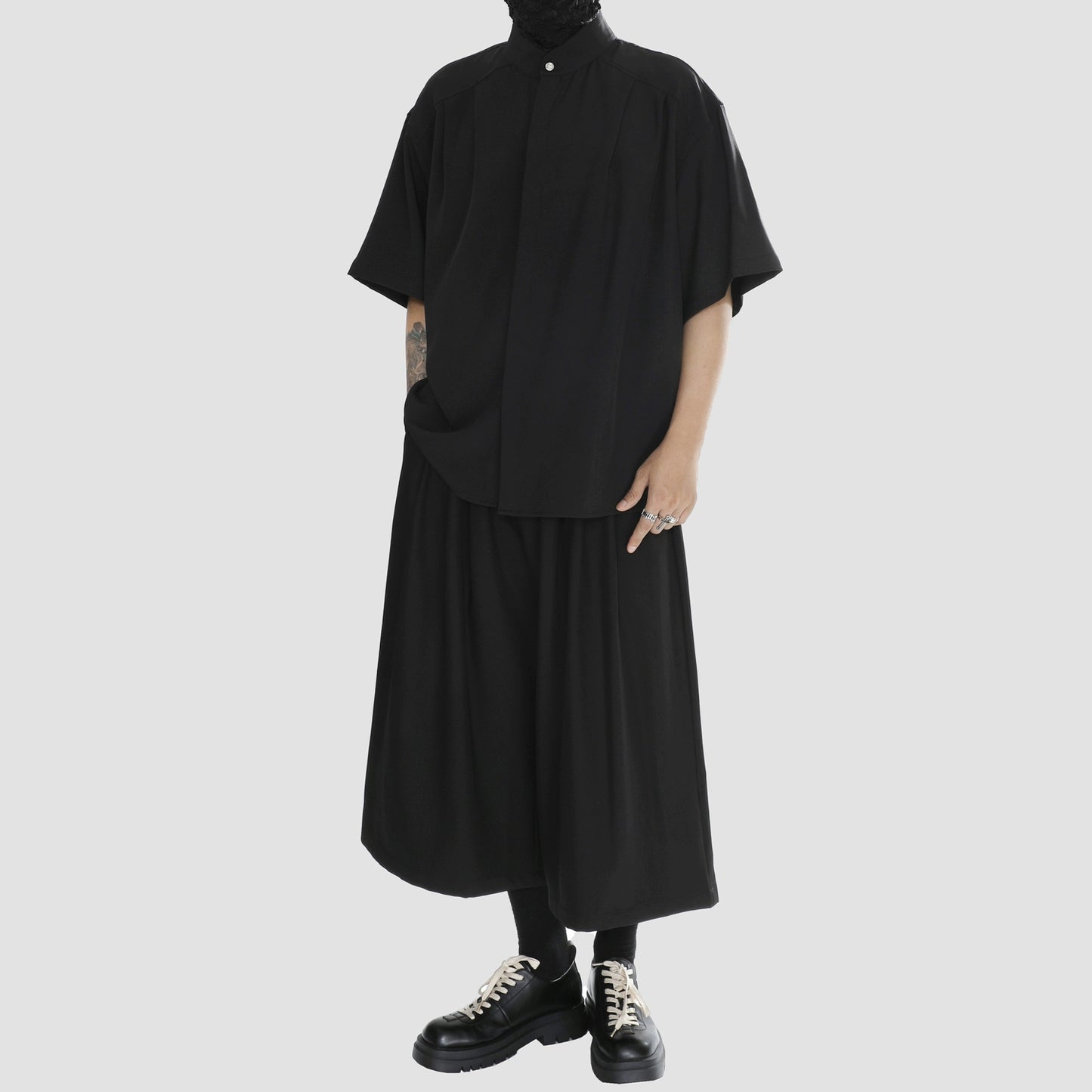 Lightweight Plain Design Short Sleeve Shirt WN20190