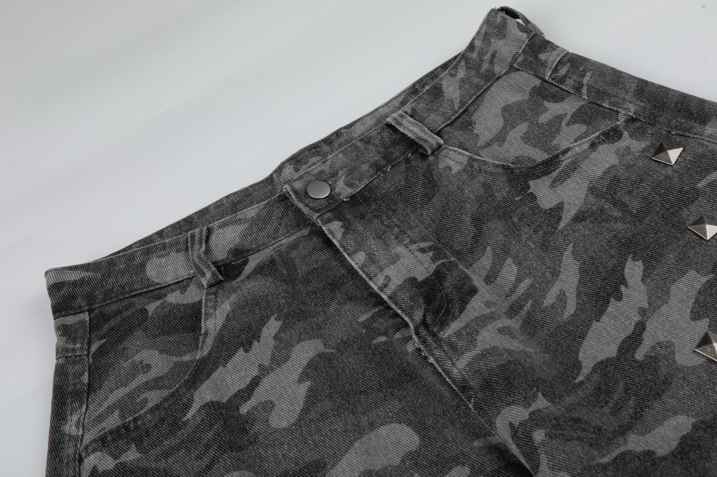 Camo Rivet Curved Wide Leg Denim Jeans WN25624
