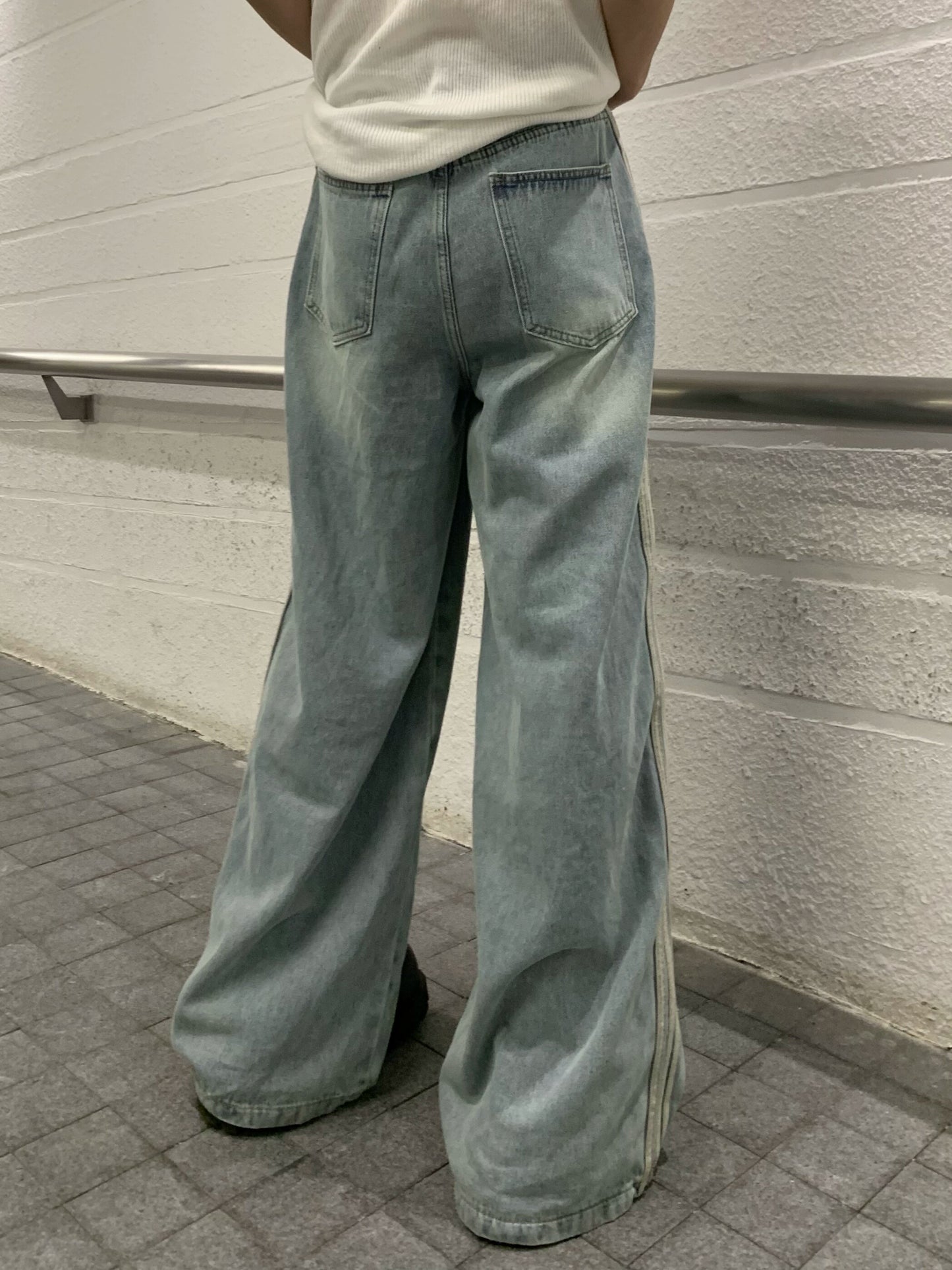 Stripe Panel Washed Wide Leg Denim Jeans WN19886