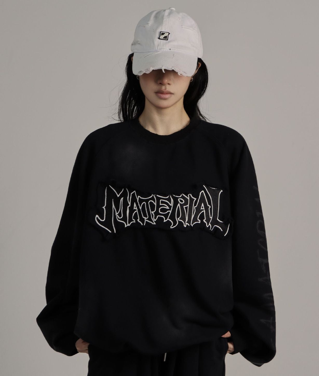 Dirty Washed Logo Print Sweatshirt WN25789