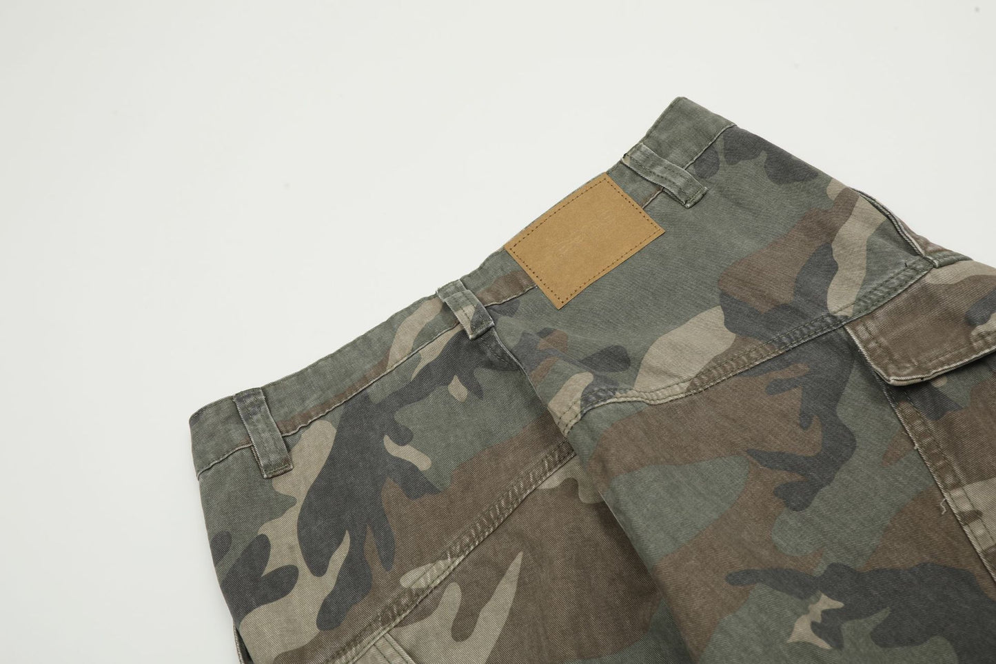 Camouflage Washed Wide-Leg Cargo Pants WN11353