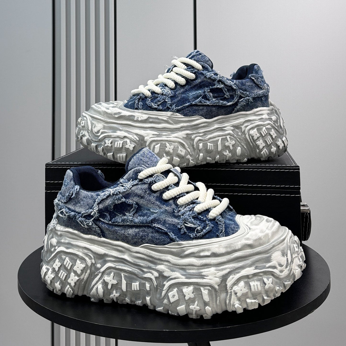 Damage Washed Platform Chunky Sole Sneakers WN24681