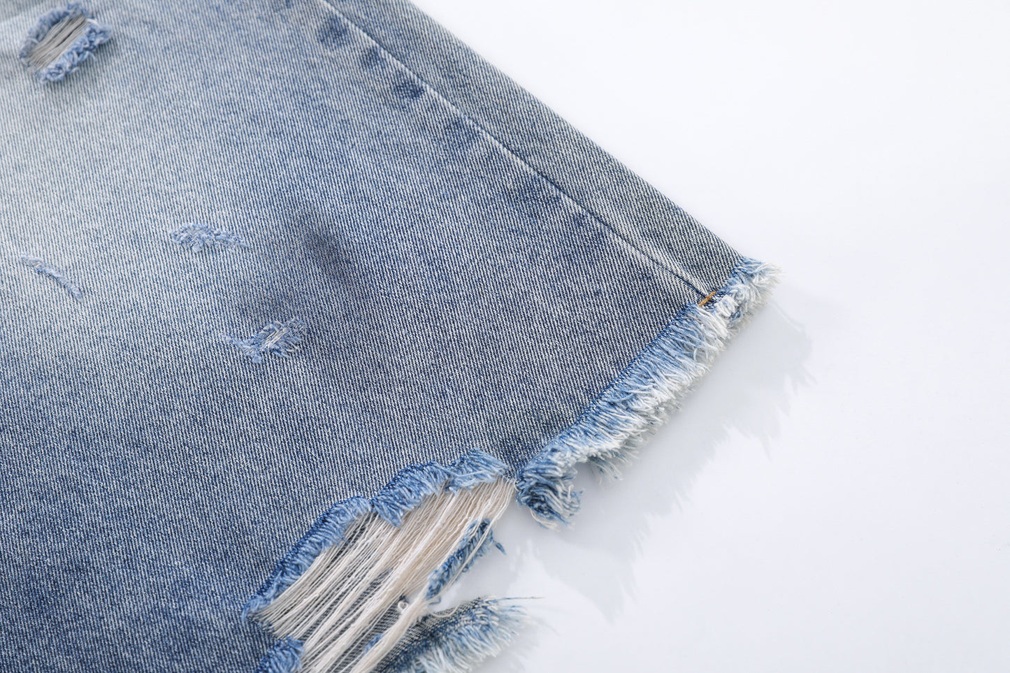 Frayed Distressed Denim Half Jeans WN25413