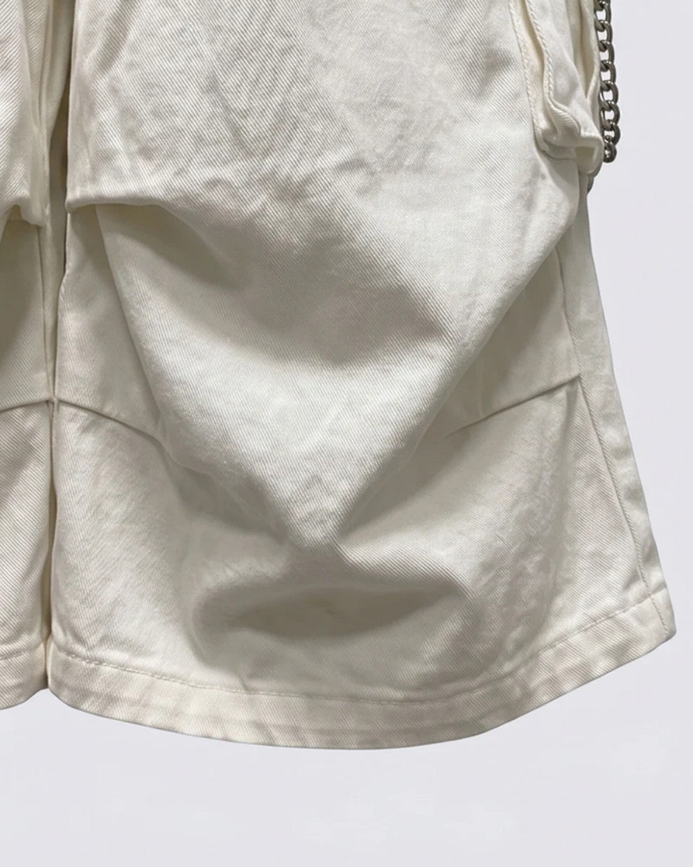 Thorn Graphic Detachable Chain Wide Leg Cargo Half Pants WN28115