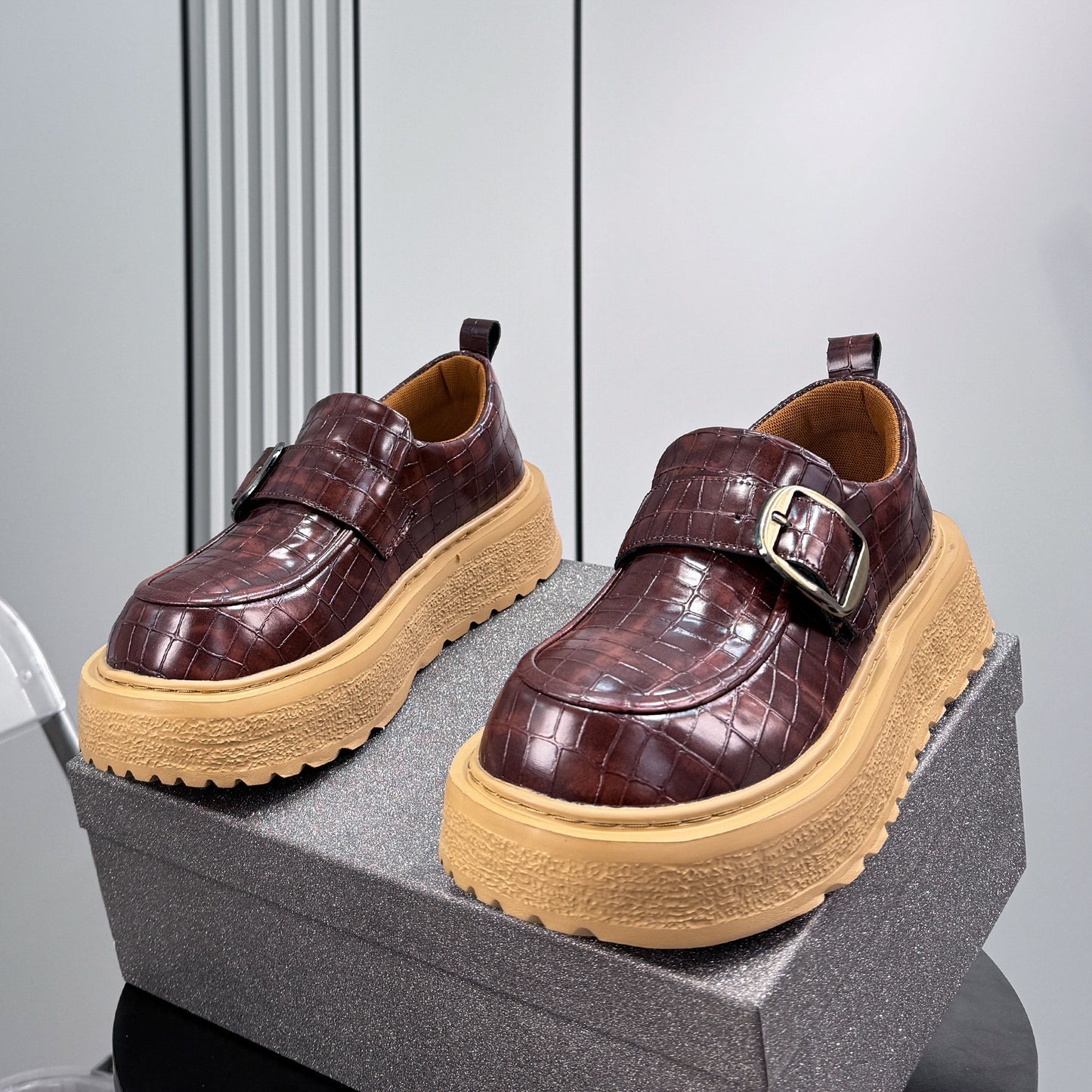Platform Metal Buckle Round Toe Loafers WN24784