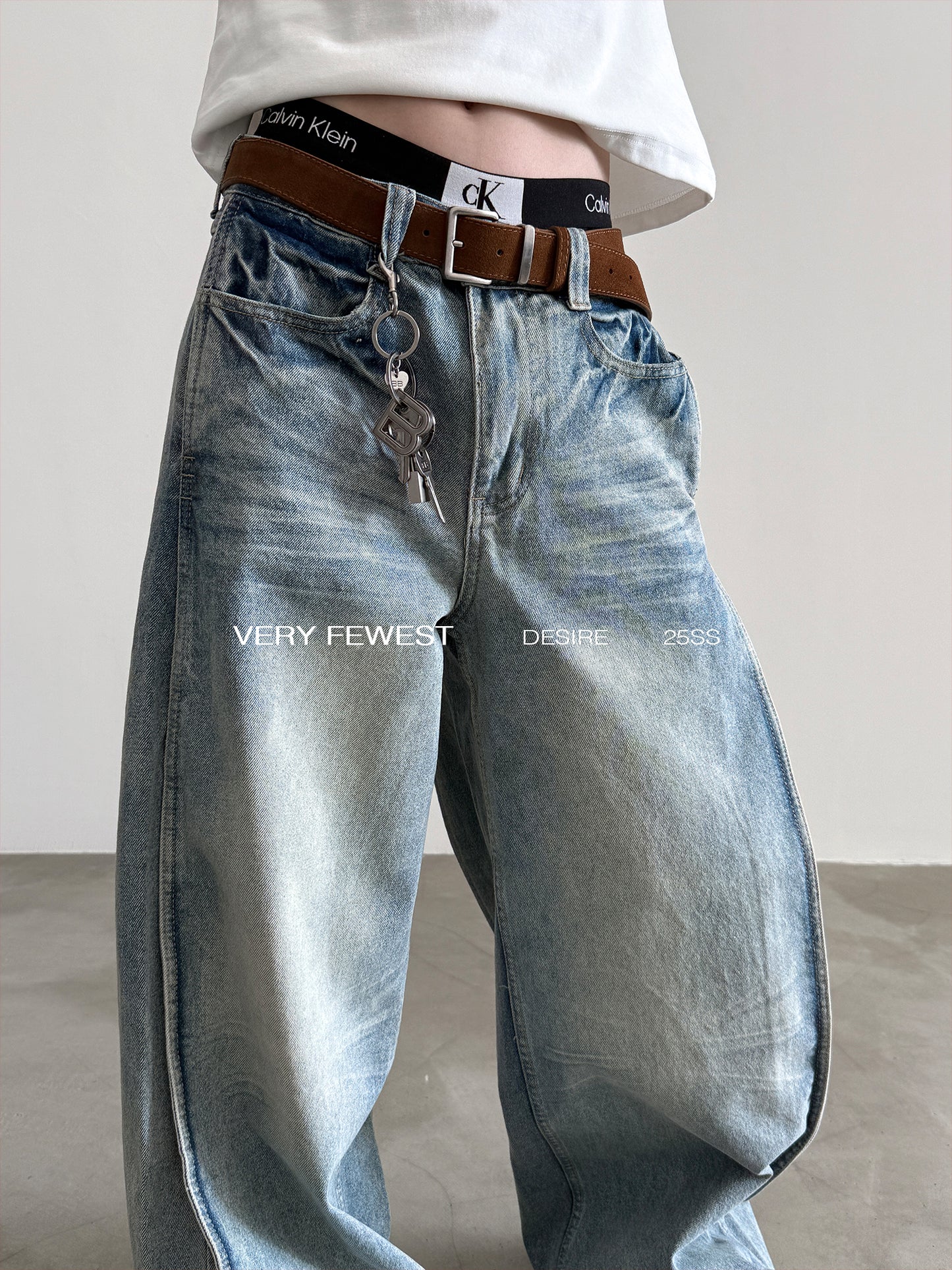 Whisker Wash Wide Leg Denim Jeans WN15286