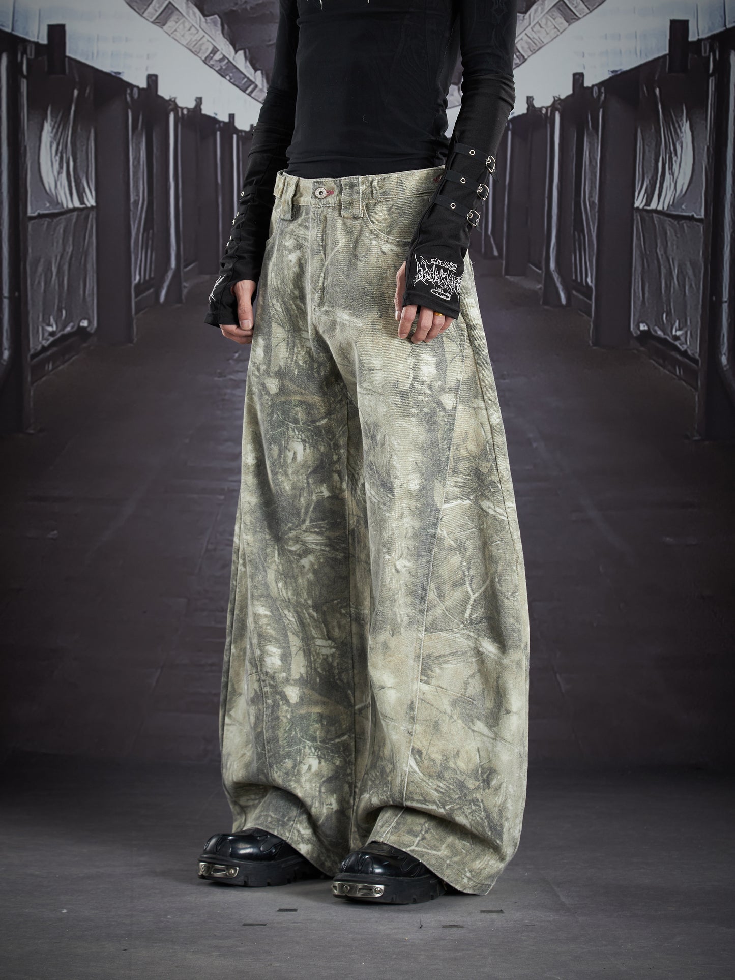 Letter Embroidery Camouflage Wide Leg Barrel Pants WN22903