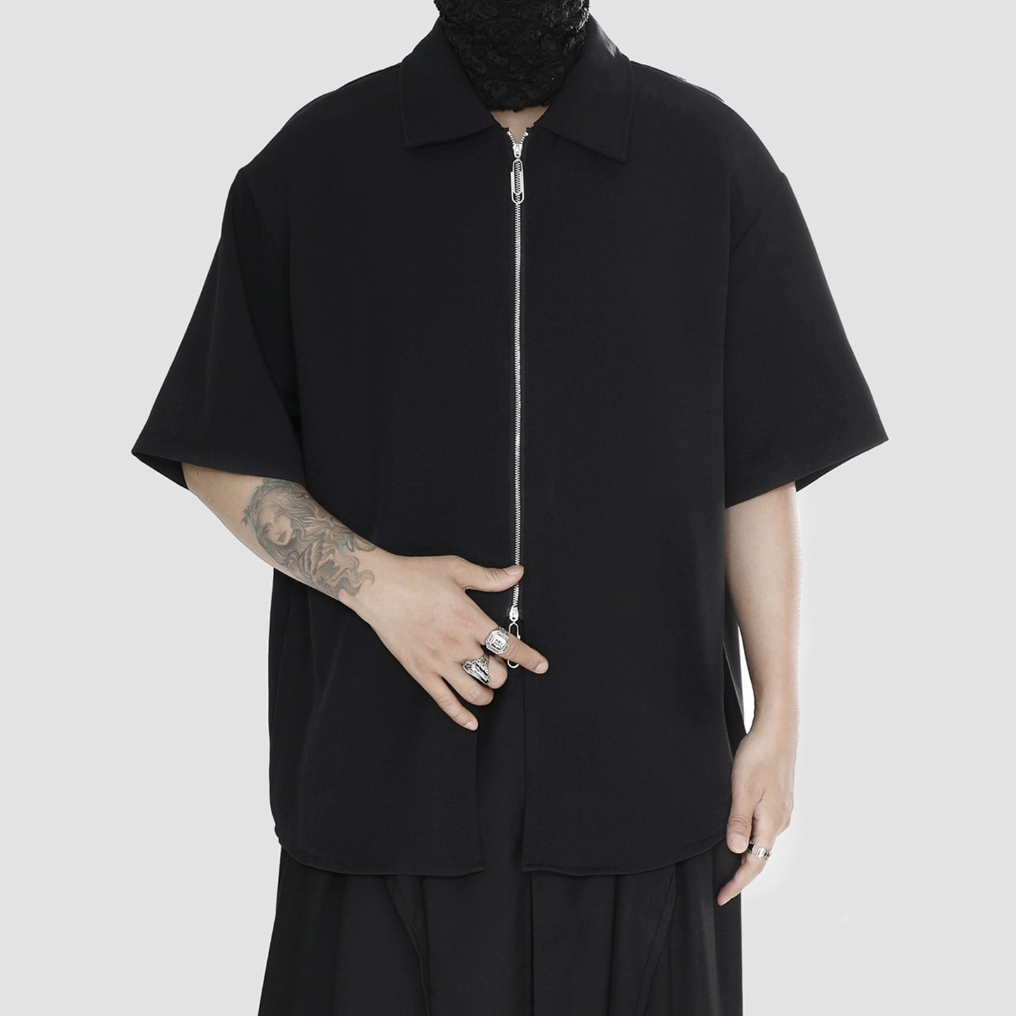 Black Color Zipper Short Sleeve Shirt WN20138