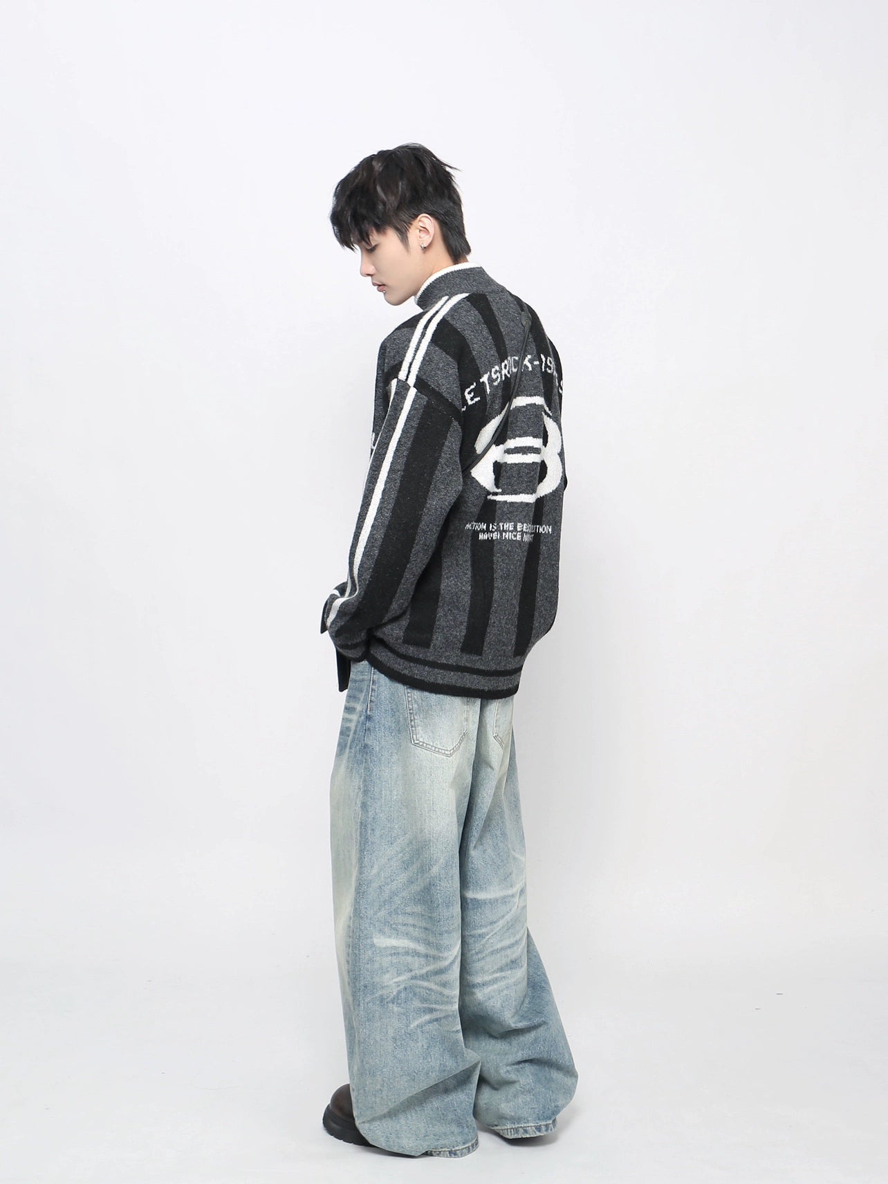 Badge Embroidery Zipper Knit Cardigan WN21050