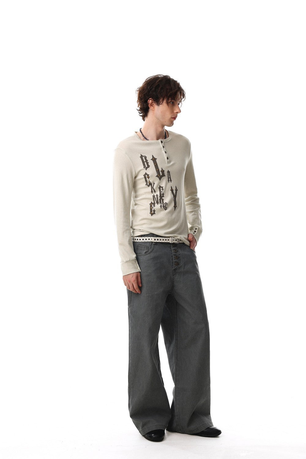 Letter Print Studs Detail Long Sleeve T-Shirt WN28032