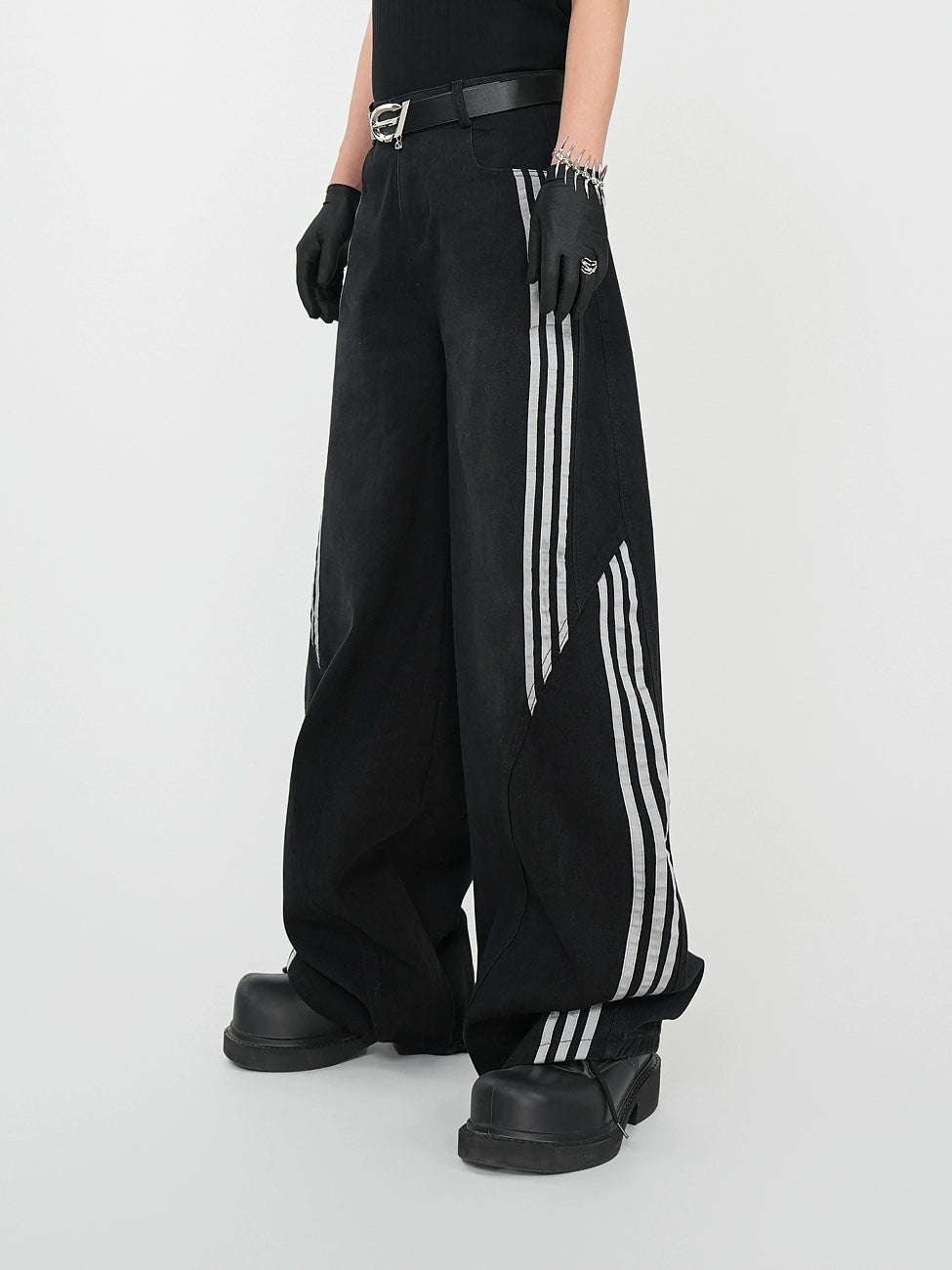 Side Stripe Curved Wide Leg Denim Jeans WN17396