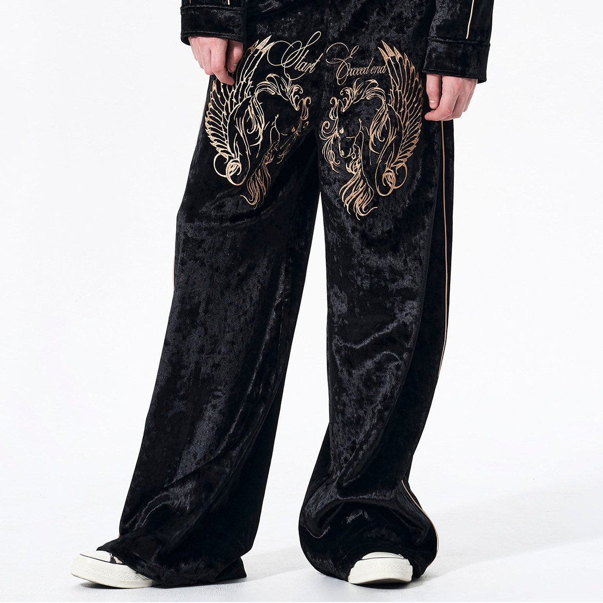 War Horse Embroidery Velvet Stand Neck Short Jacket & Pants Setup WN23277