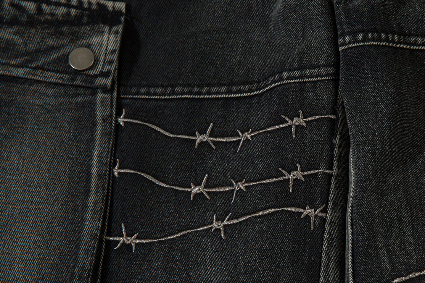 Cargo Pocket Embroidery Wide Leg Denim Jeans WN25718