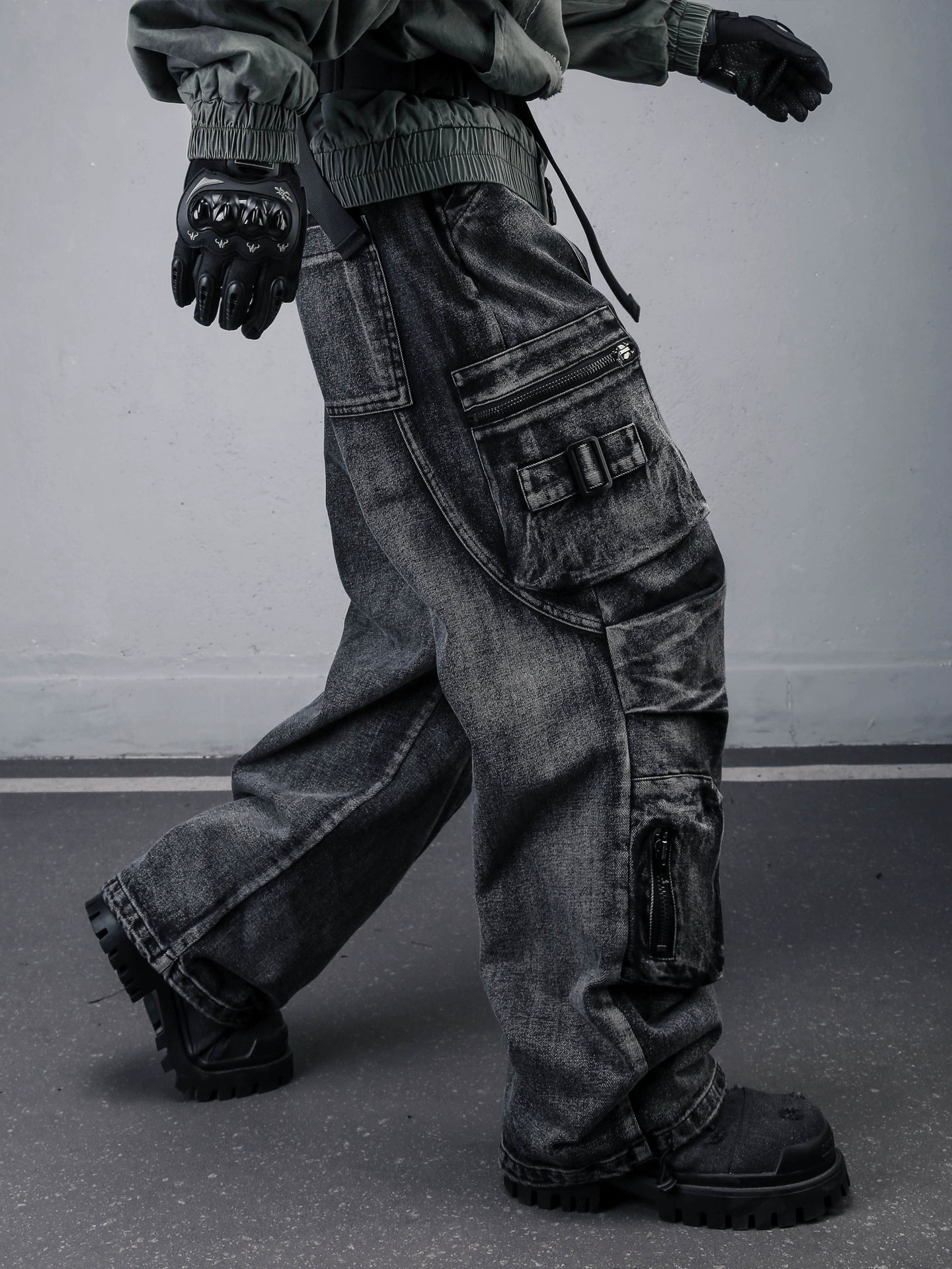 Multi Pocket Wash Damage Denim Jeans WN22308