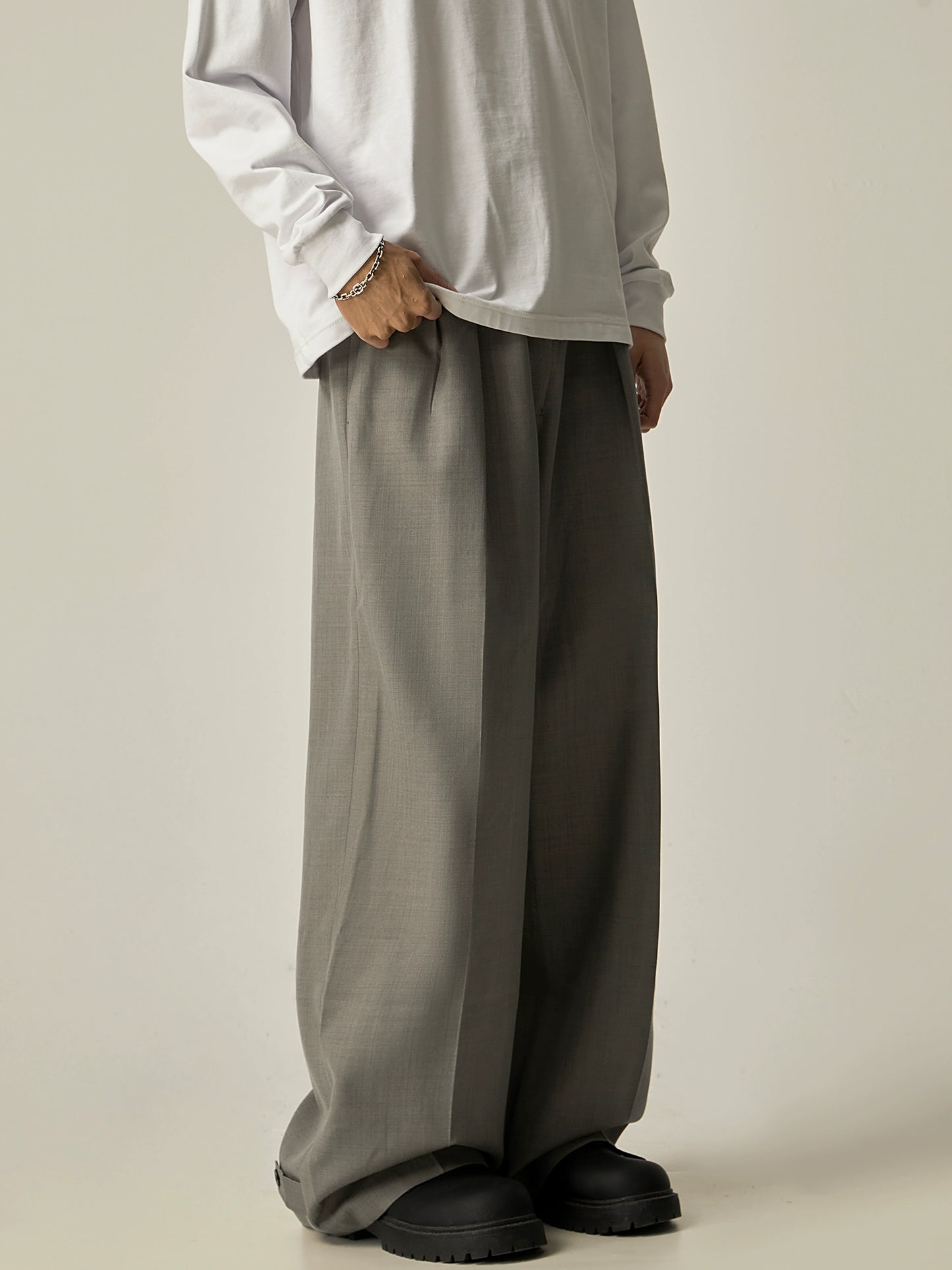 Clean Fit Straight Leg Trousers WN8970