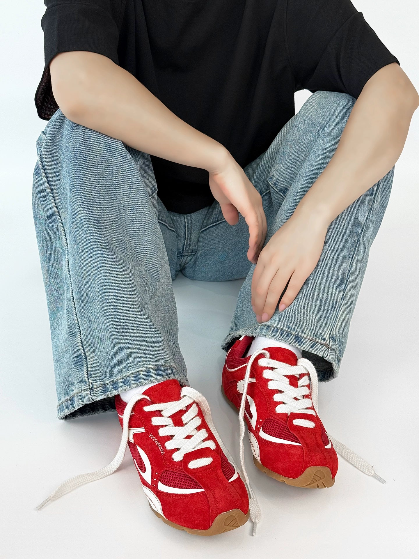 Thin Sole Lightweight Mesh Design Sneakers WN19167