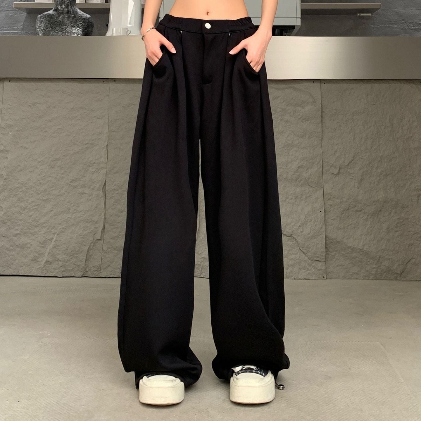 Pleats Draped Straight Sweatpants WN25822