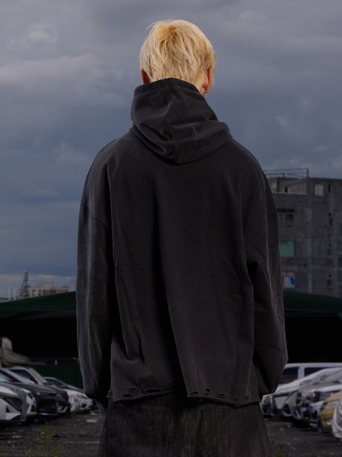 Oversize Paint Splatter Stud Pullover Hoodie WN27135