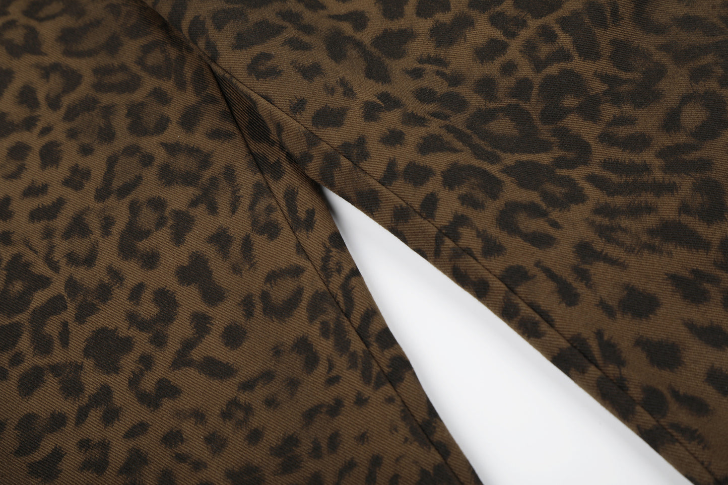 Leopard Print Curved Wide Leg Denim Jeans WN25679