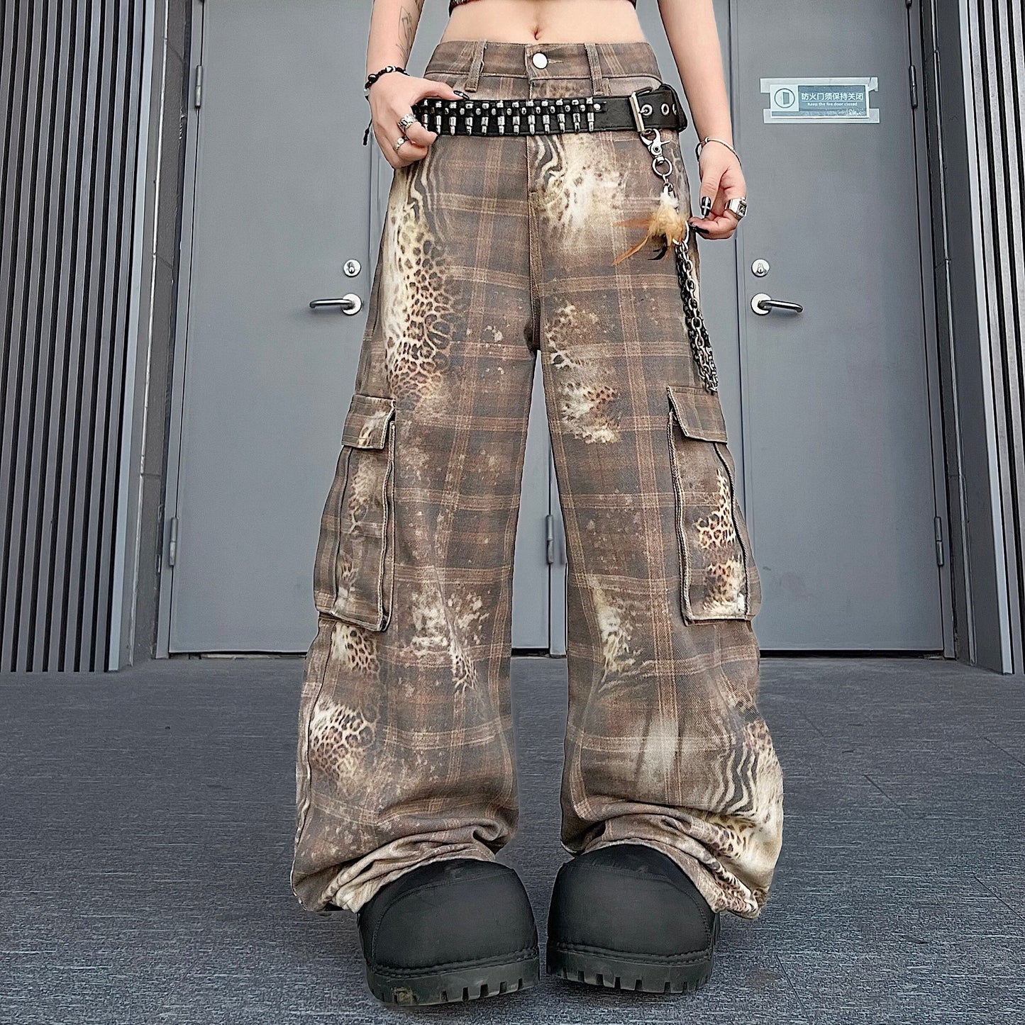 Leopard Plaid Print Curved Cargo Pants WN24198